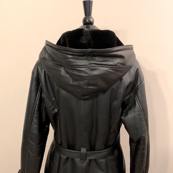 Like new Wilson’s leather coat - Picture 8 of 14